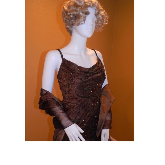 Victoria Royal (The Millennium) size 4 BRONZE/GOLD SEQUINED - Picture 12 of 16